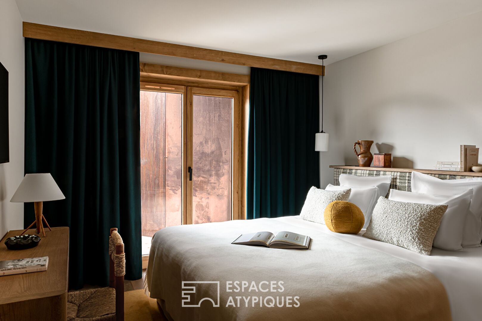 Exceptional designer contemporary chalet