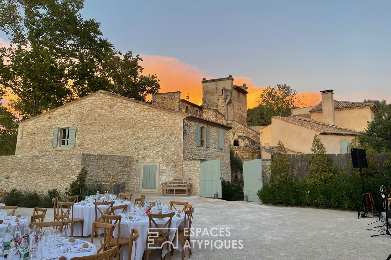 Bastide provençale du 18ème siècle avec jardin