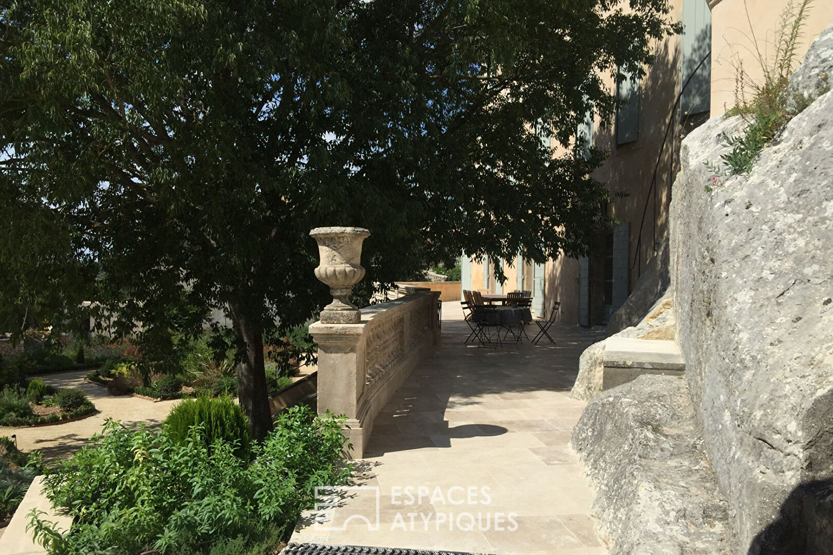 18th century Provençal bastide with garden