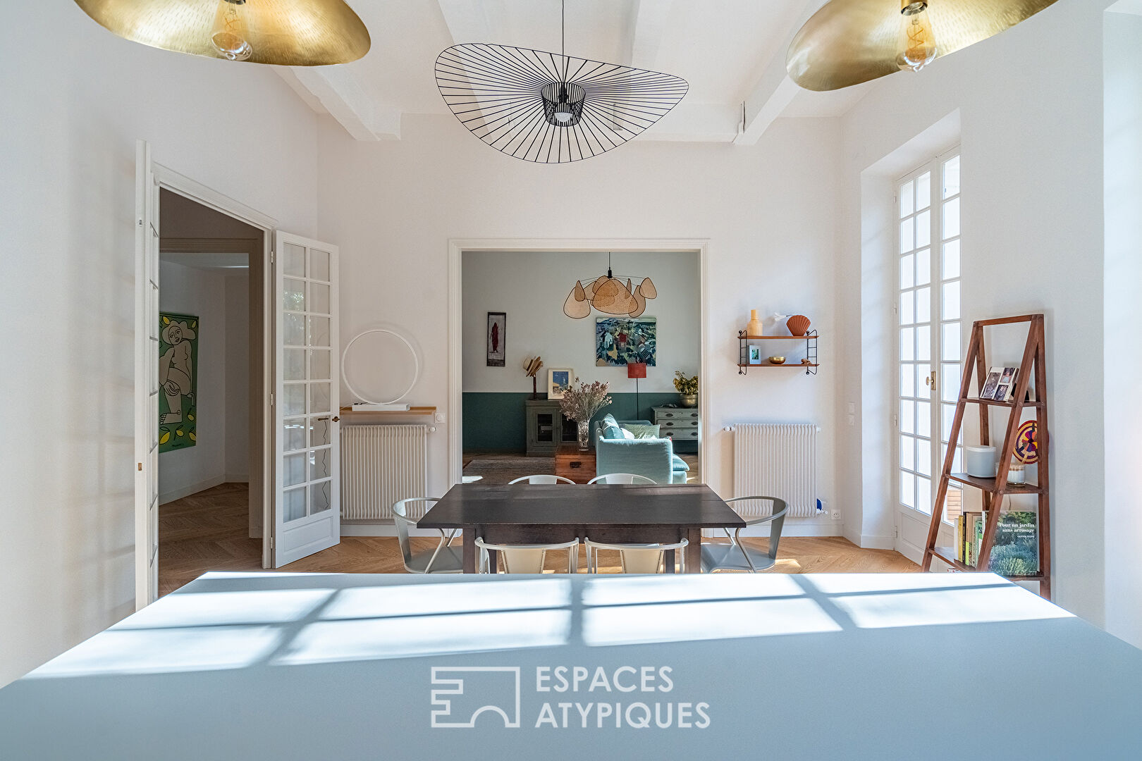 Bourgeois apartment with garden