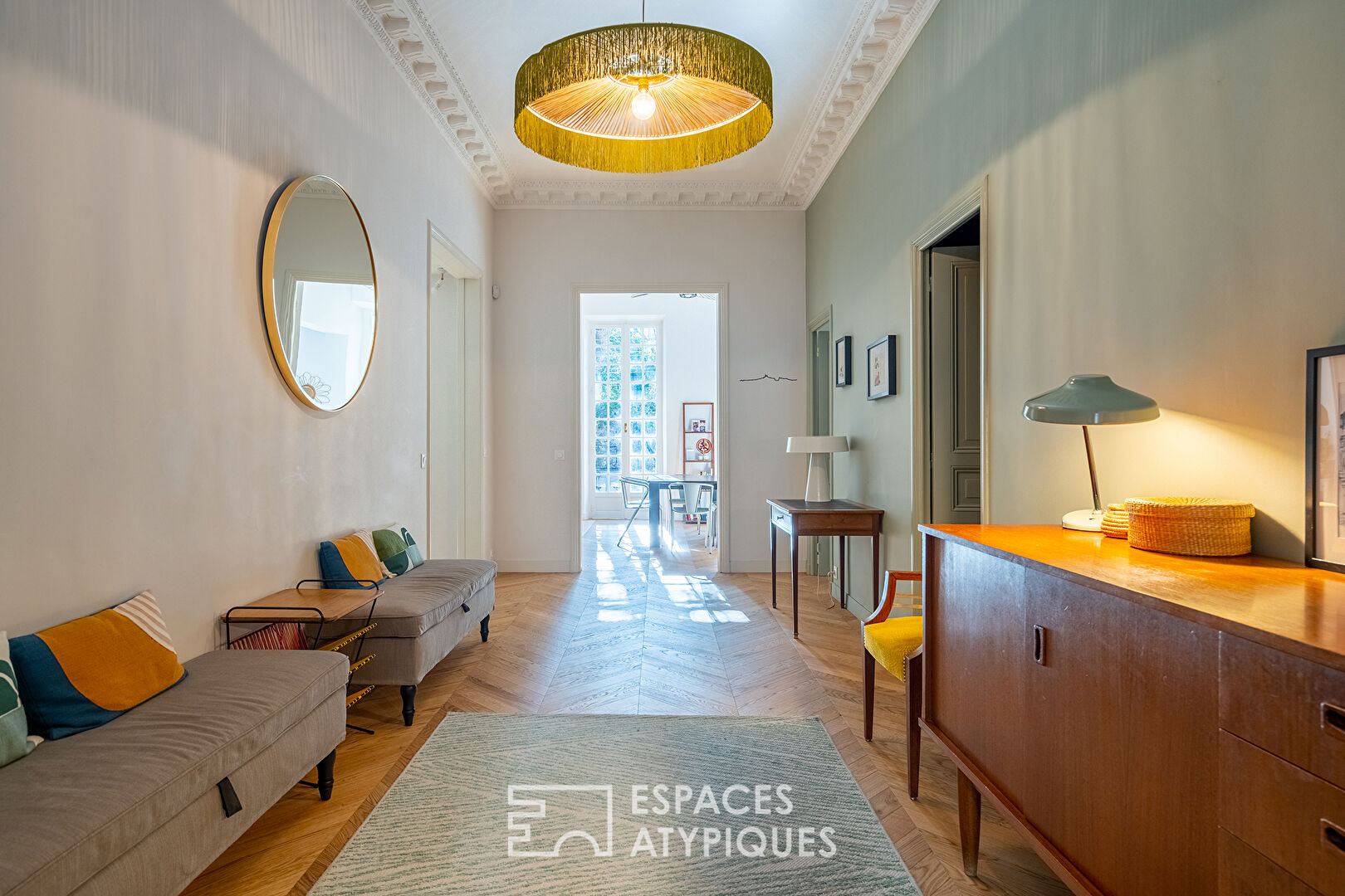 Bourgeois apartment with garden