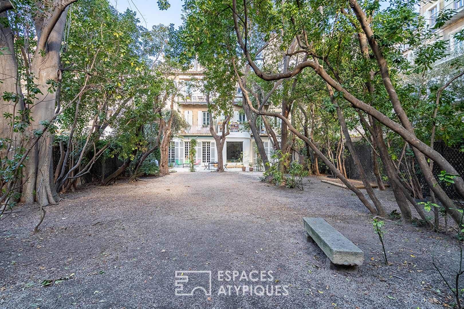 Appartement bourgeois avec jardin