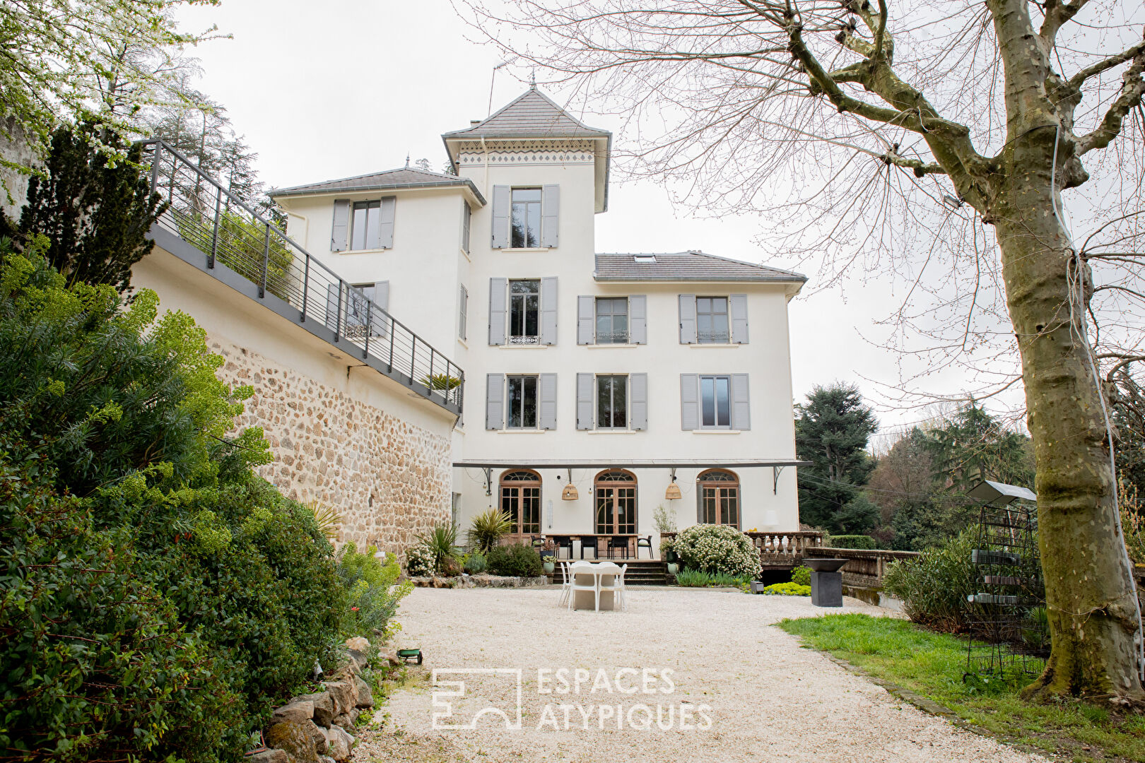 Maison de maître avec son jardin d’hiver
