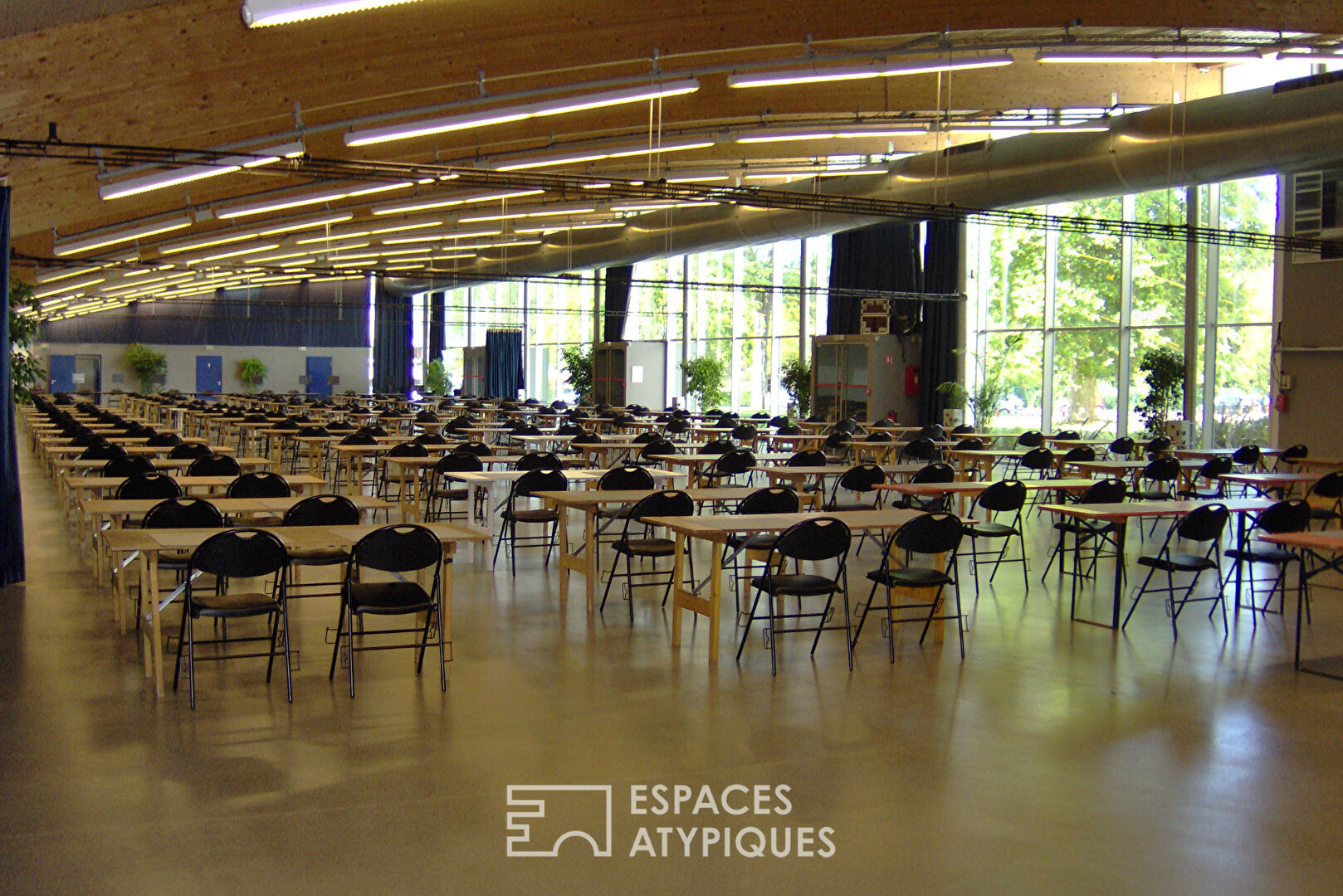 Salle de réception avec espace vitré