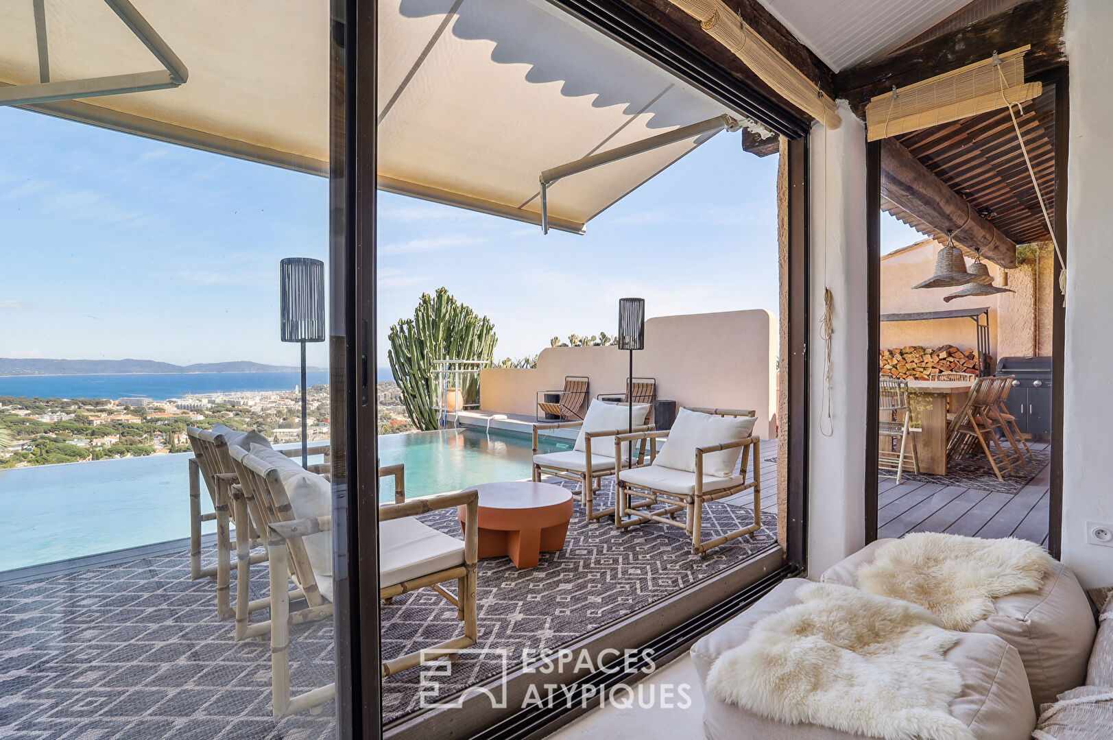 Ethnic house with sea view swimming pool