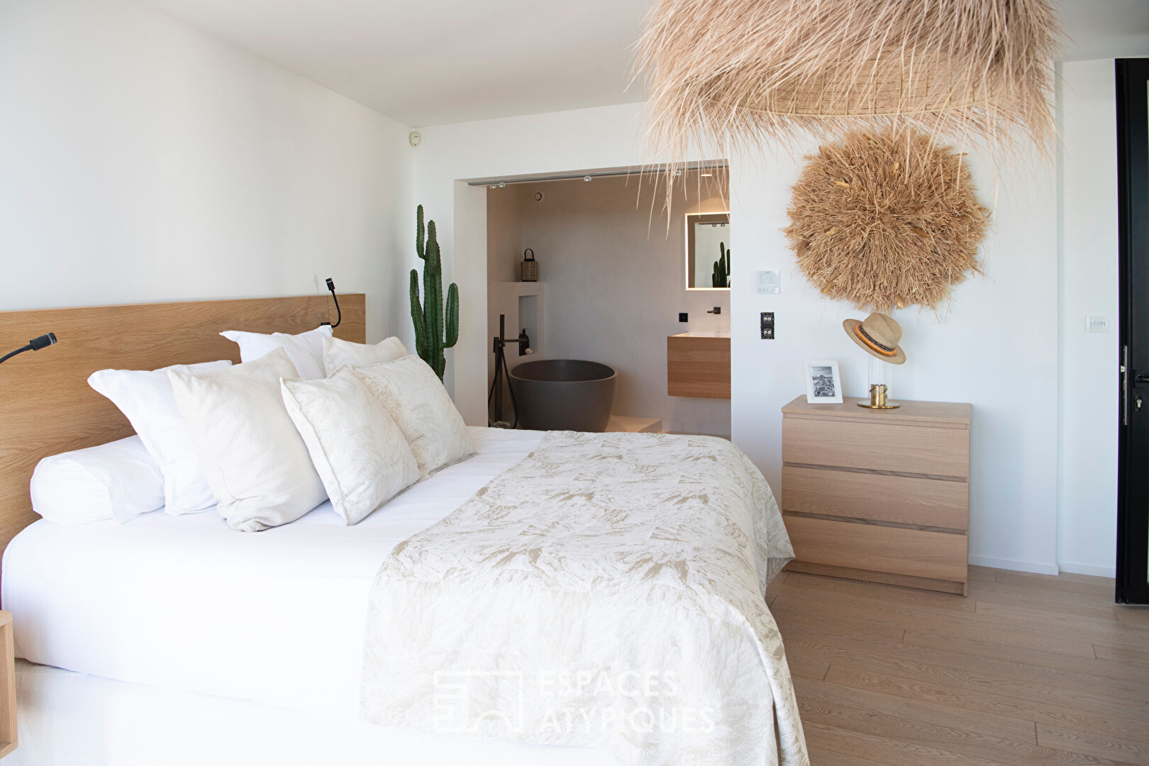Bohemian chic bories villa with sea view swimming pool