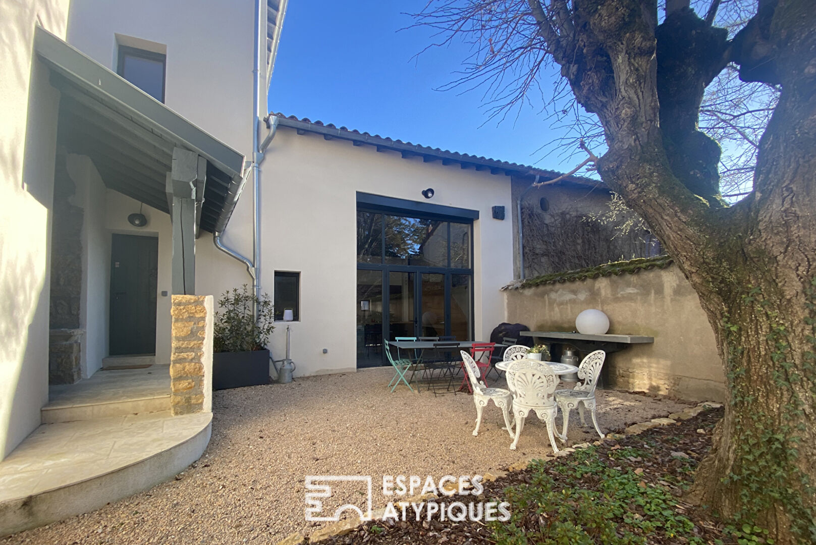 Large old and modern house with swimming pool