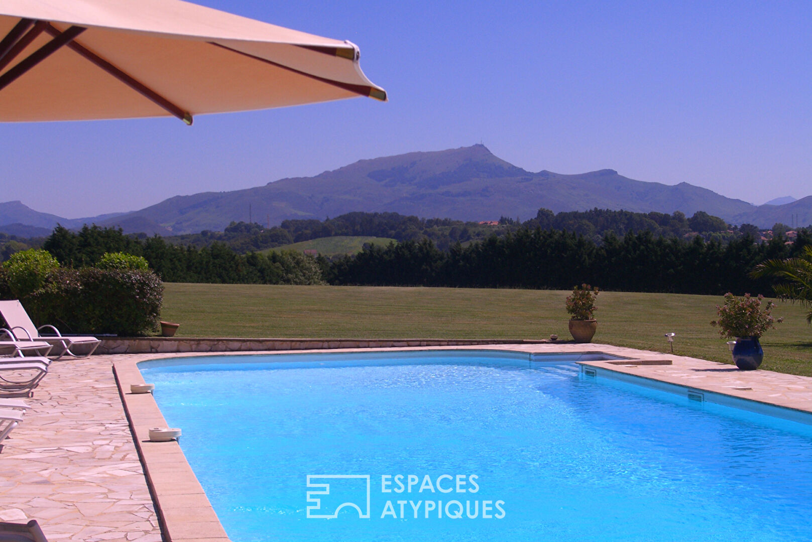 Villa basque vue mer et montagnes