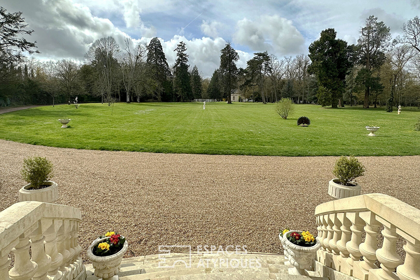 Château dans un parc paysager de 7 hectares