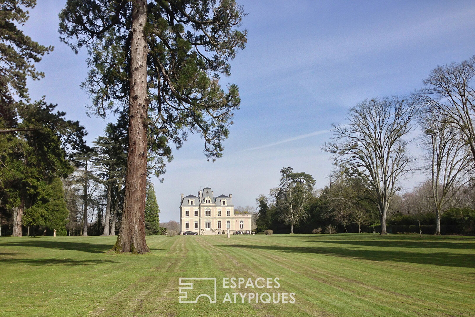 Château dans un parc paysager de 7 hectares