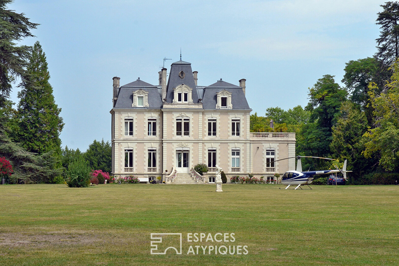 Château dans un parc paysager de 7 hectares