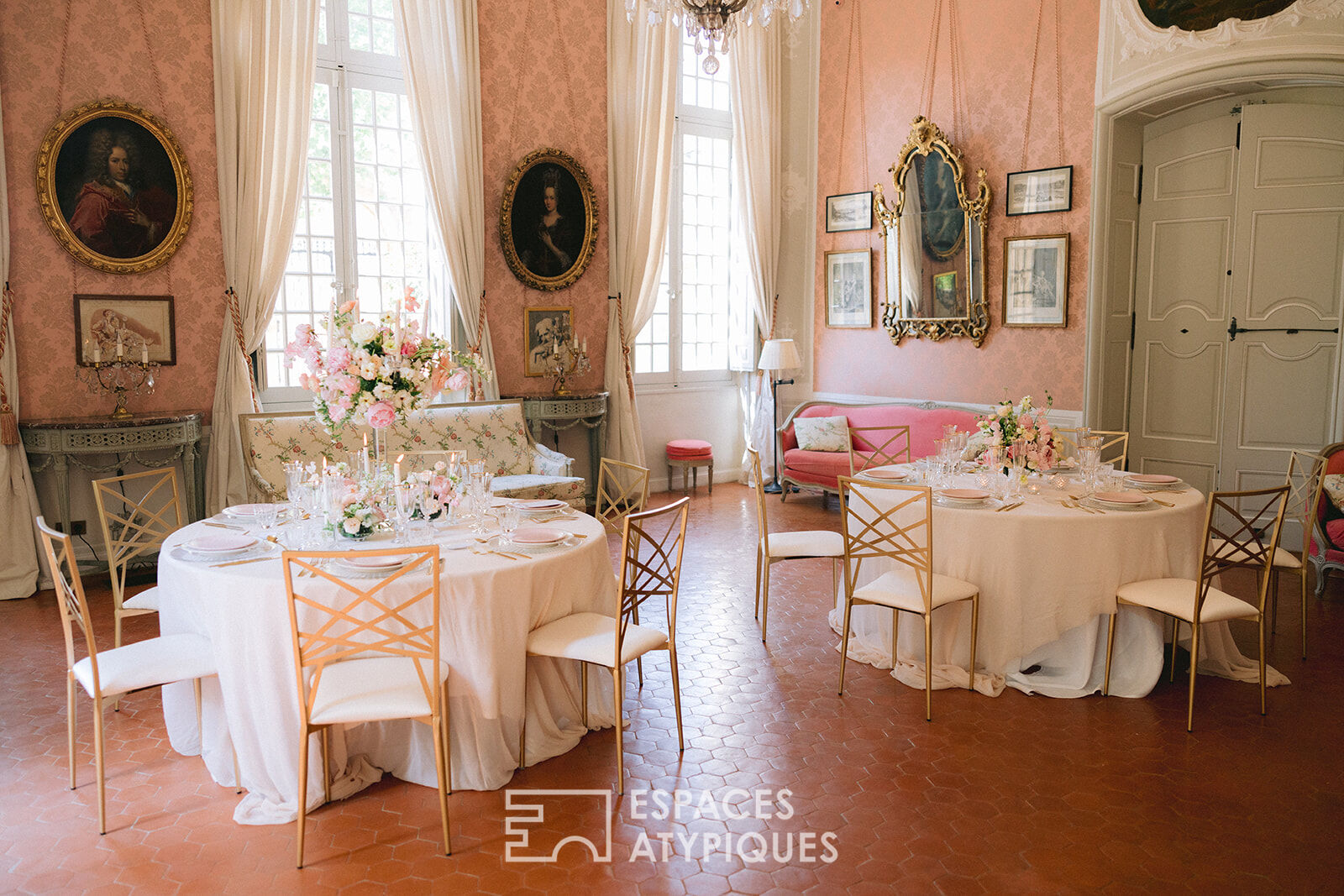 Prestigious 18th century private mansion