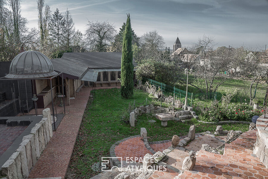 Maison du 19ème et son jardin atypique