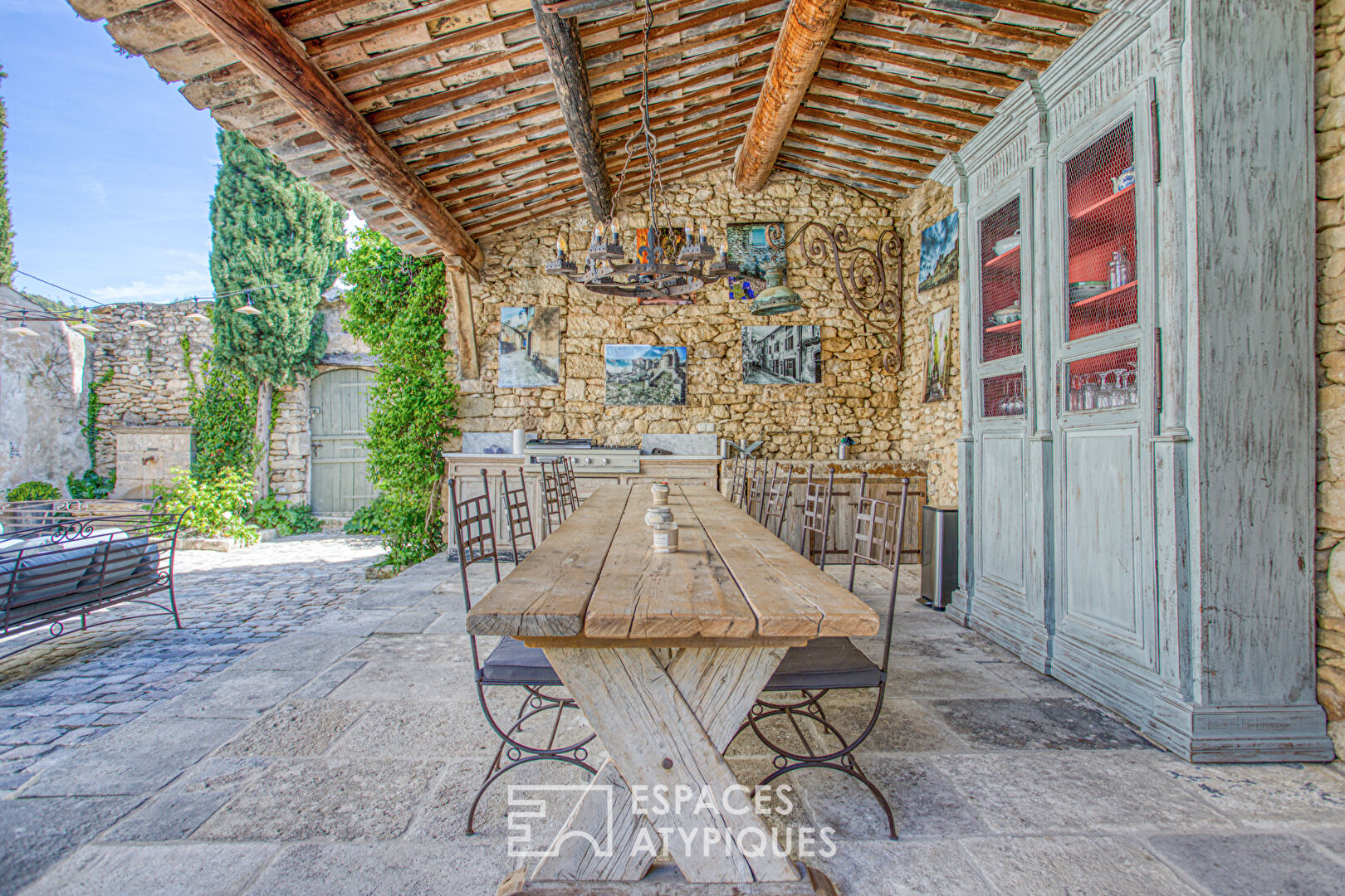 Provencal stone farmhouse idyllic estate