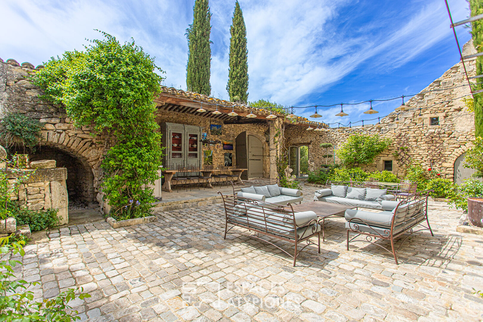 Provencal stone farmhouse idyllic estate