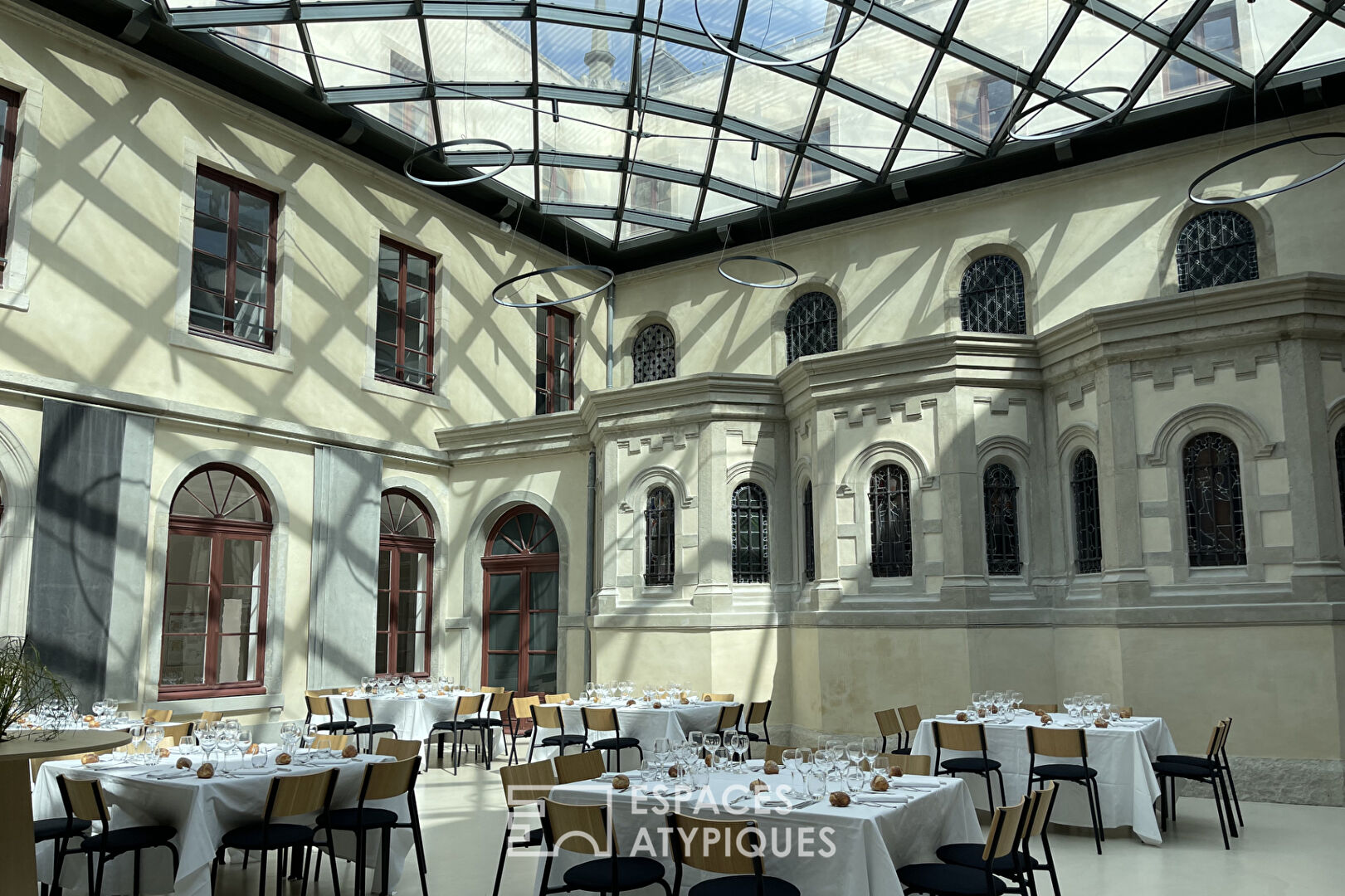 Event location under glass roof with panoramic view of Lyon