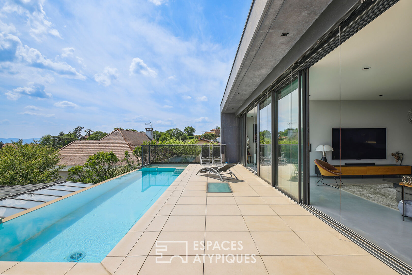 Contemporary architect’s house in black concrete